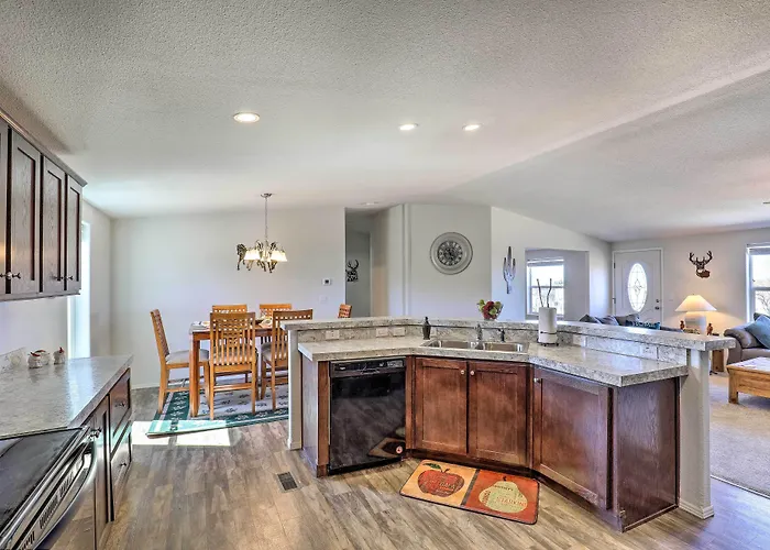 Desert Escape Off I-10 W/ Over 1 Enclosed Acre!