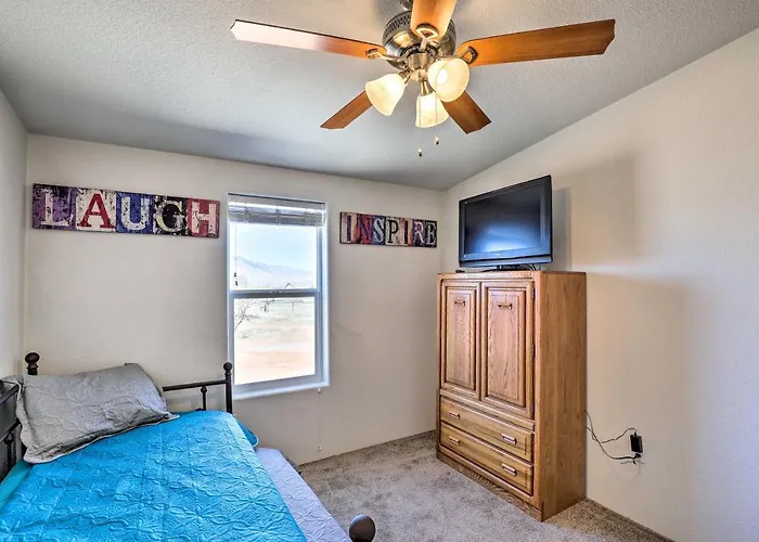 Casa vacanze Desert Escape Off I-10 W/ Over 1 Enclosed Acre!